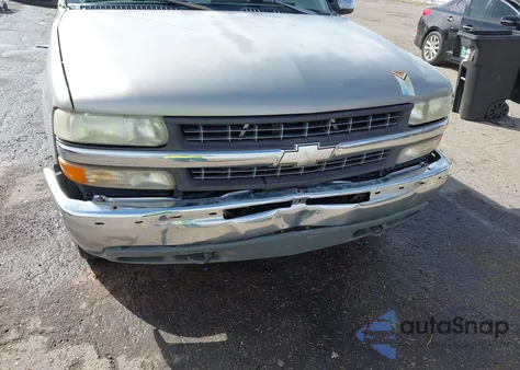 1999 Chevrolet Silverado 1500 Ls z USA, uszkodzony, nr VIN 1GCEK19T6XE162070
